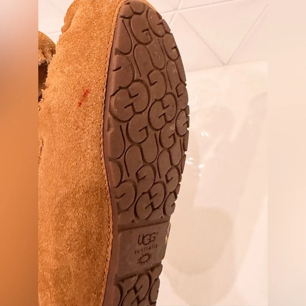 UGG Ansley Slippers‎ Youth Size 1 Chestnut Shearling Moccasin